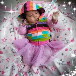 Meet your Posher, Dina